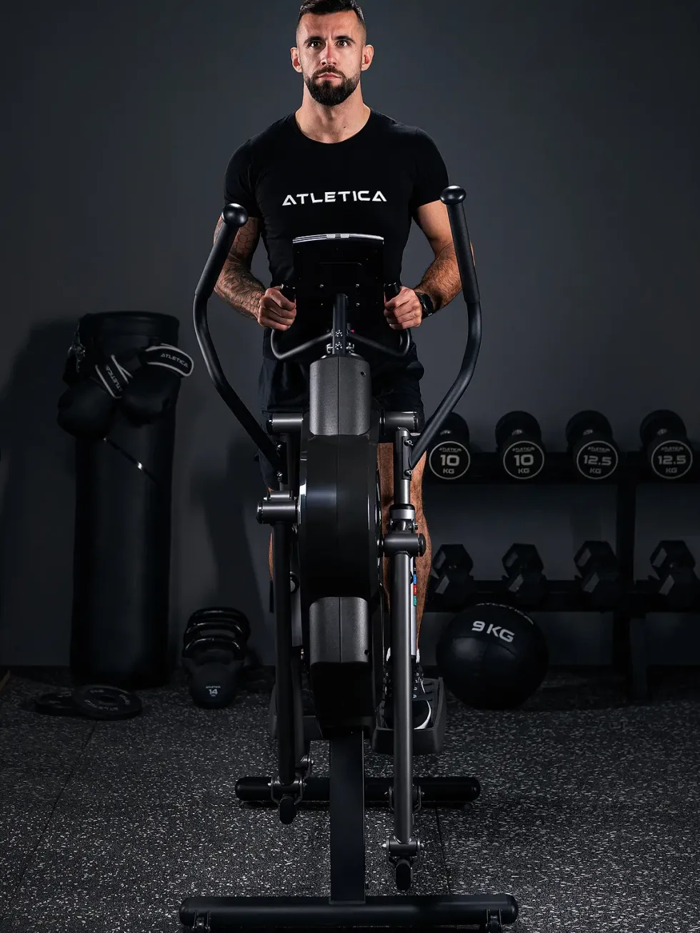 STRIDE | Frontbetriebener Crosstrainer
